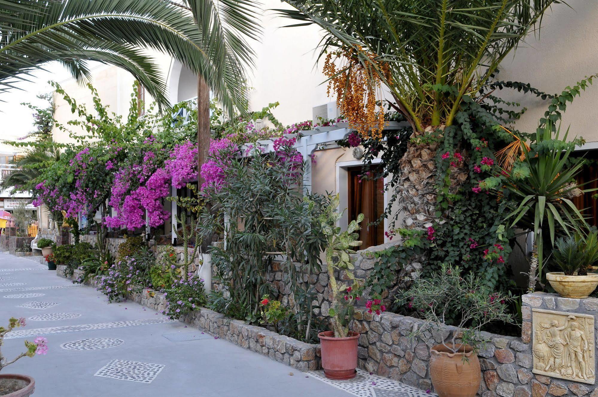 Polydefkis Hotel Kamari  Exterior photo