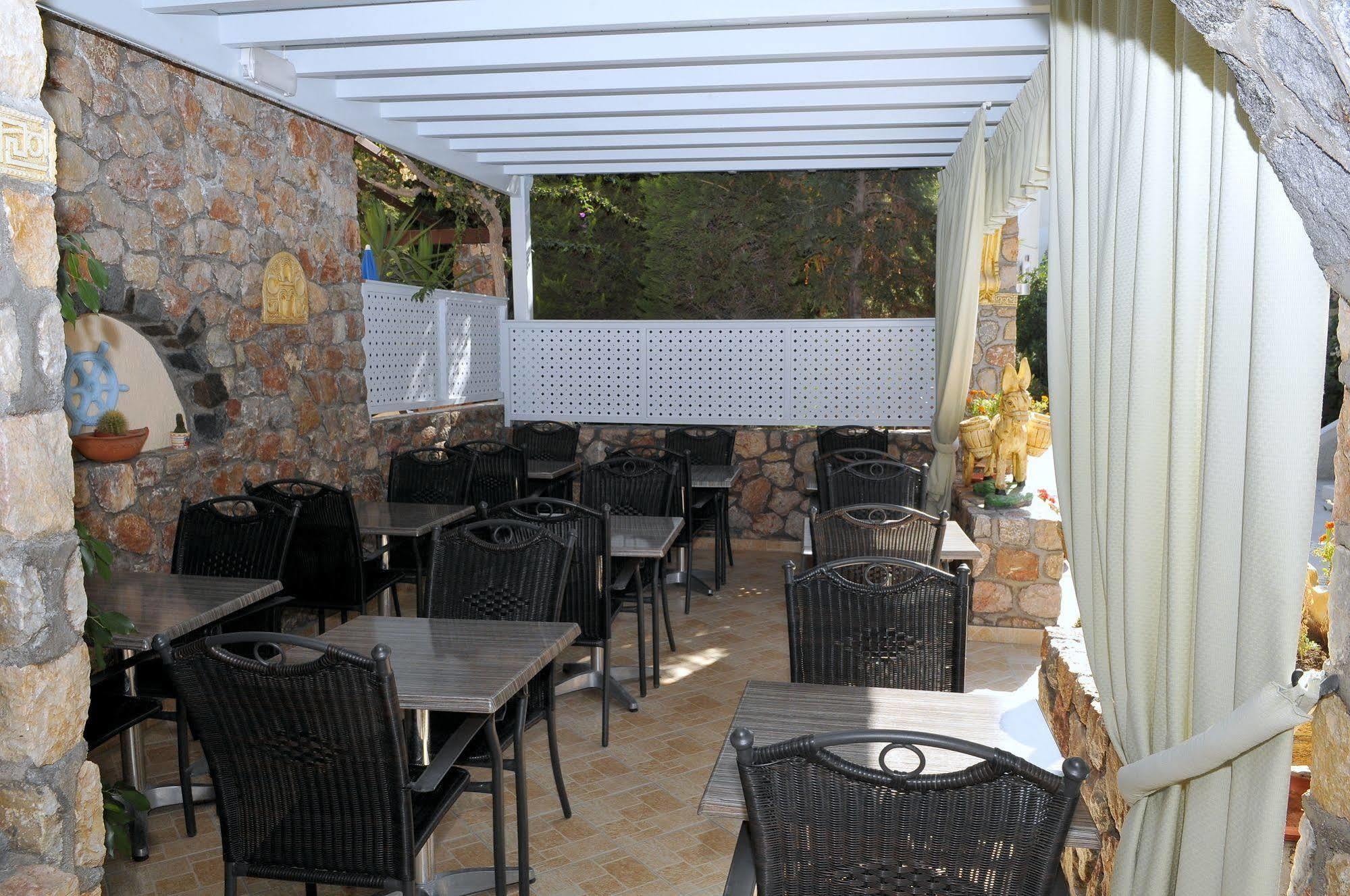 Polydefkis Hotel Kamari  Exterior photo
