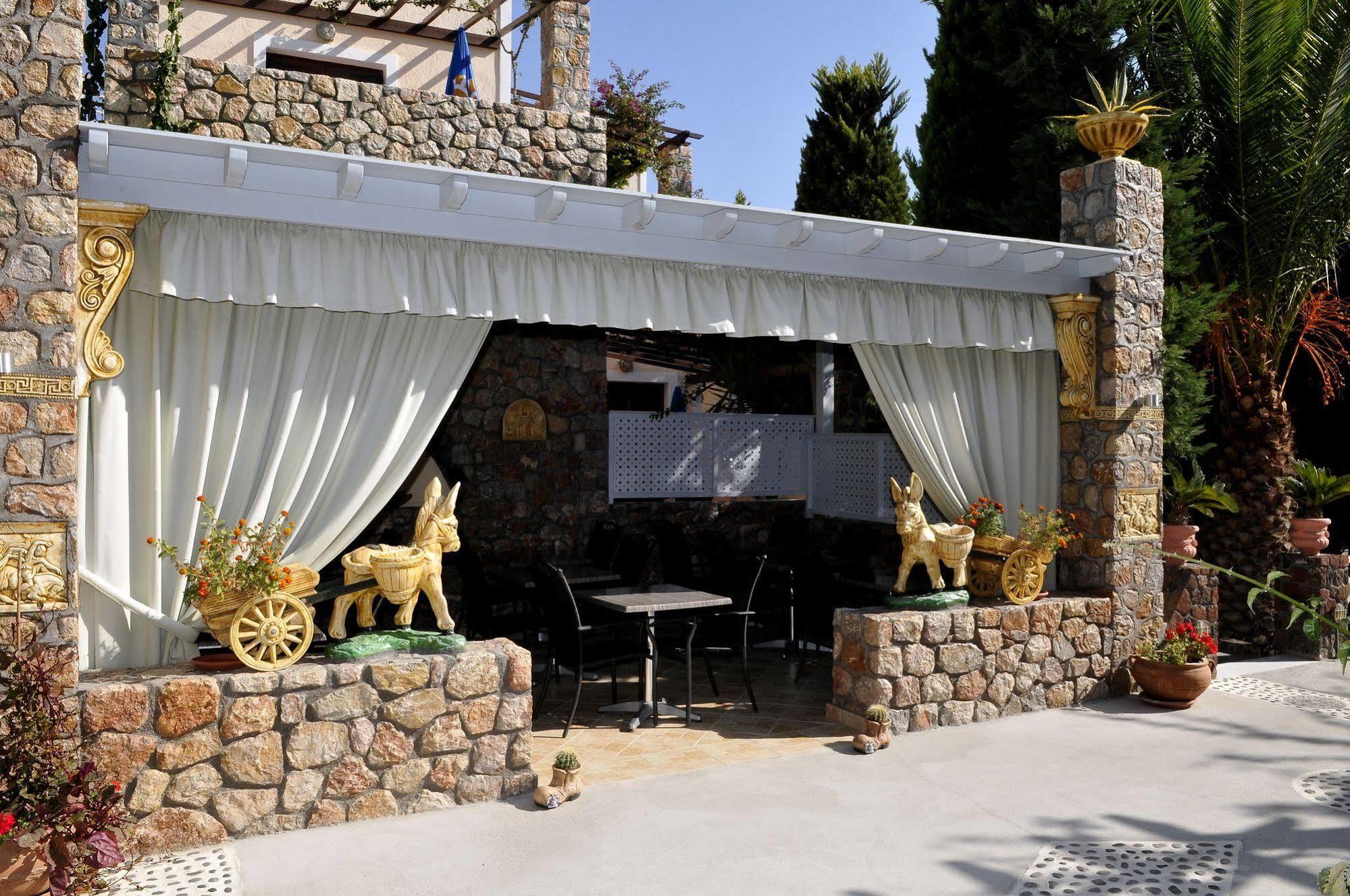 Polydefkis Hotel Kamari  Exterior photo